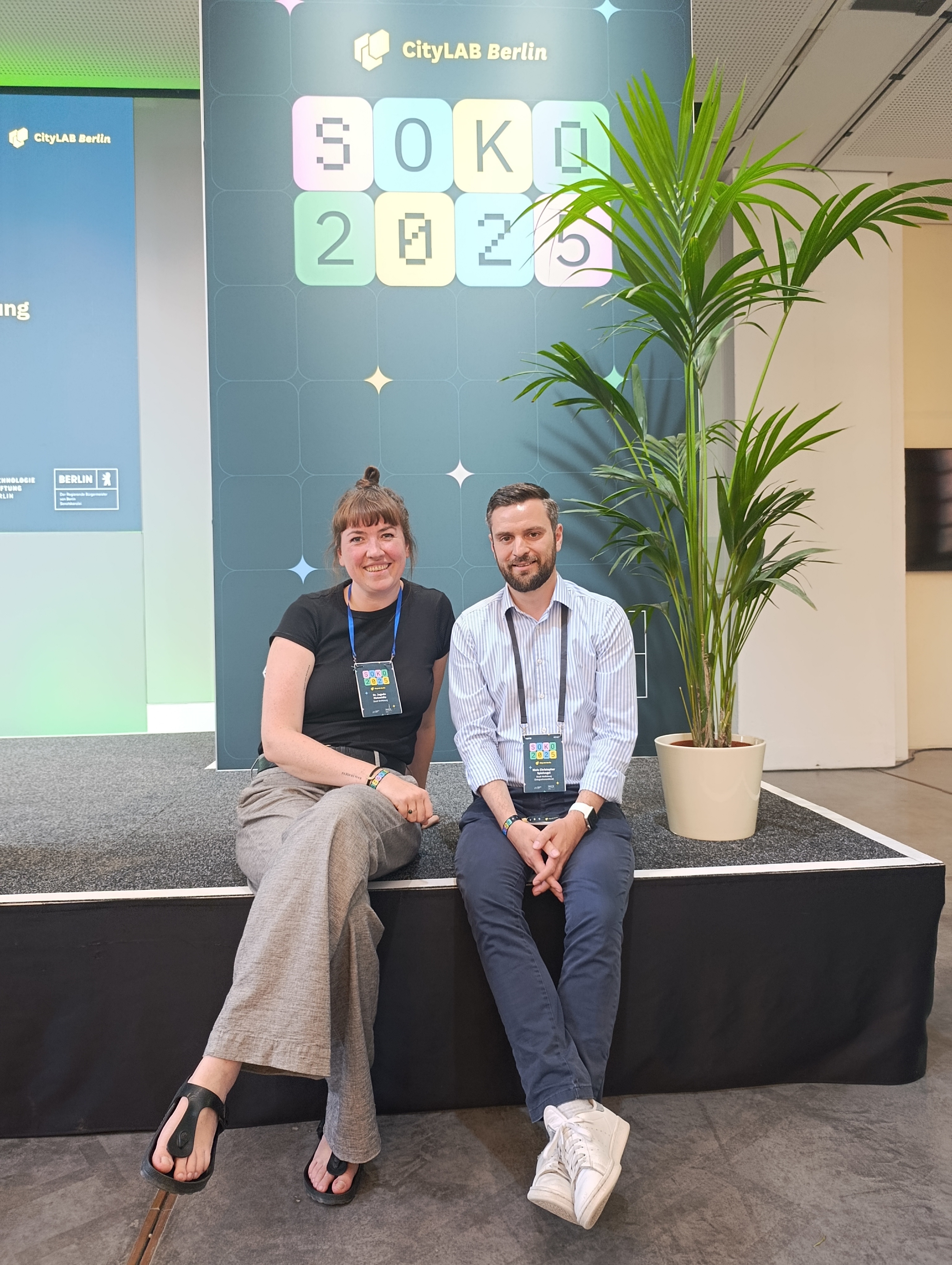 Dr. Jagoda Motowidlo (left) from Strategic Education Management and Niels Spielvogel from the Integration Department